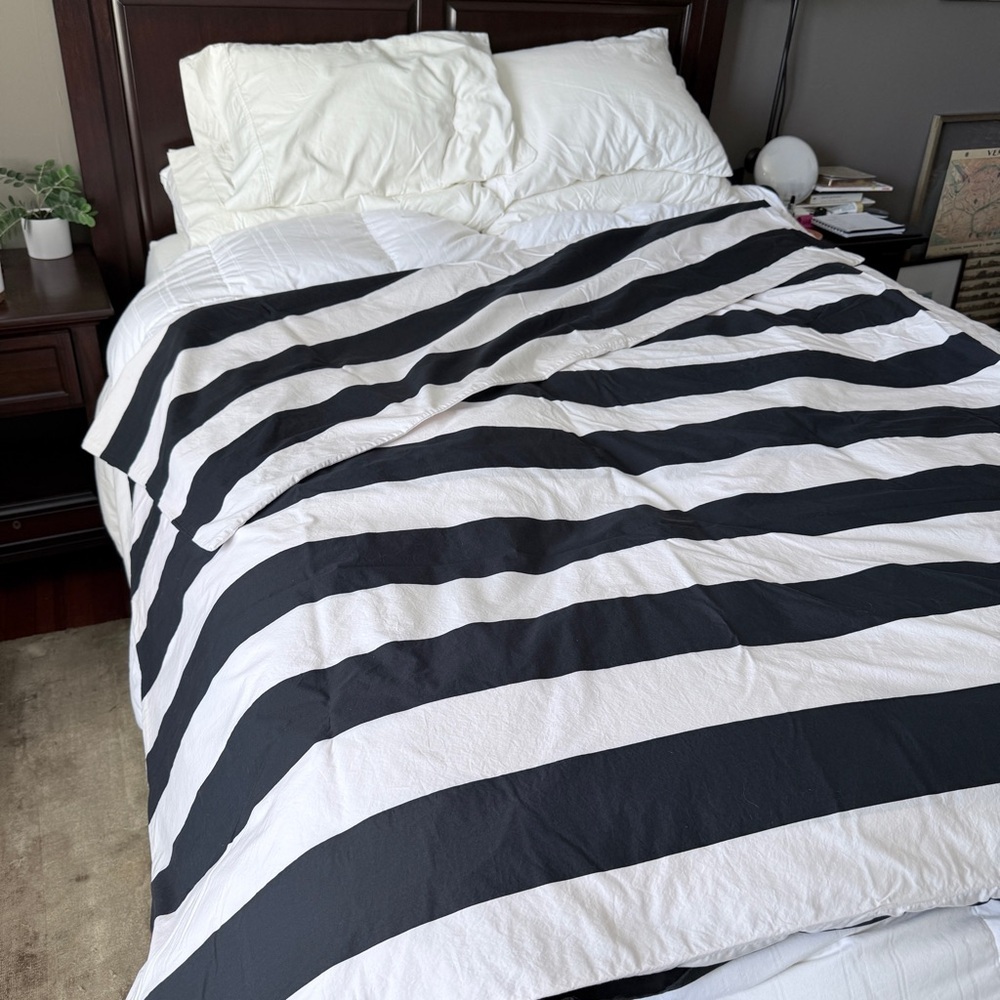 Pottery Barn Teen Circus Stripe Duvet Twin Size Black White